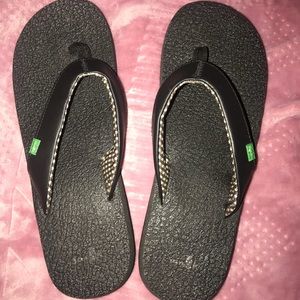 Sanuk yoga mat flip flops